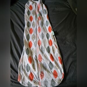 ErgoPouch Leaf Pattern Swaddle Blanket